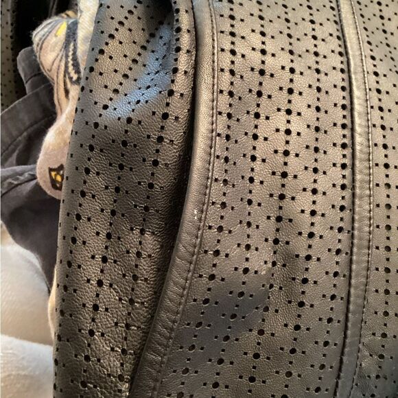 VALERIE STEVENS SIZE LARGE BLACK PERFORATED LEATHER ZIP COLLARLESS JACKET - Picture 6 of 8